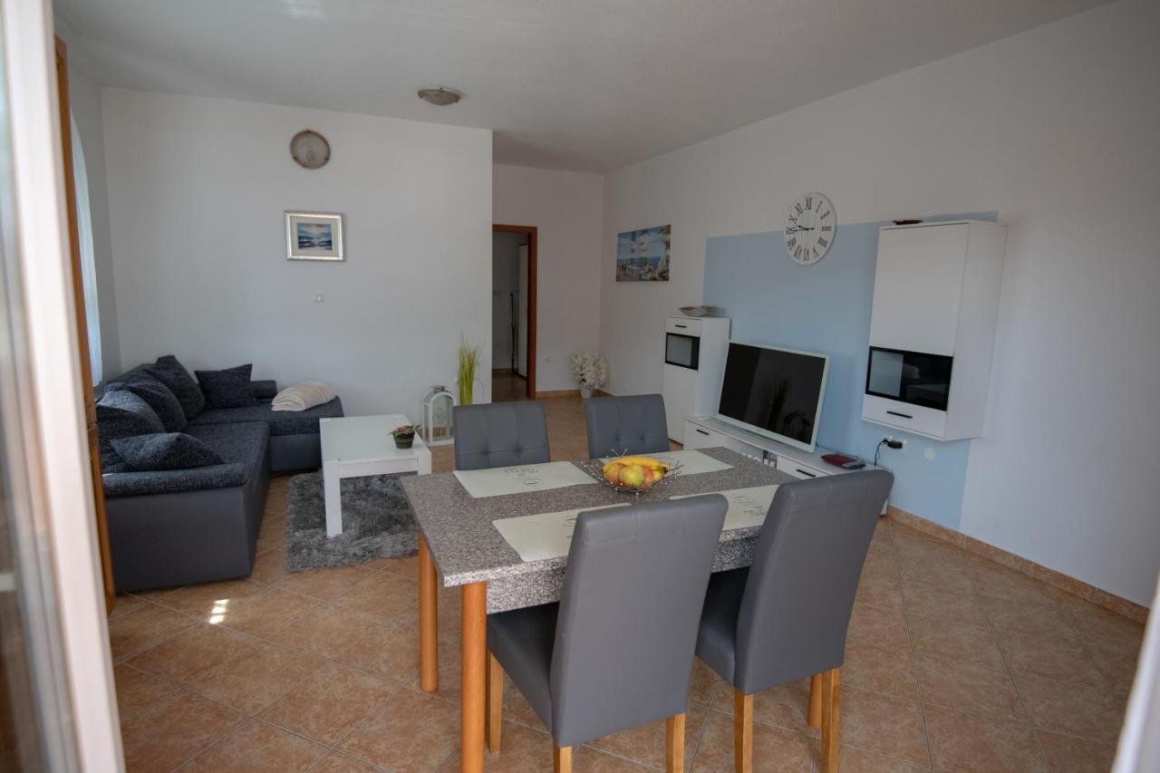 Apartments Mamut Traù Esterno foto